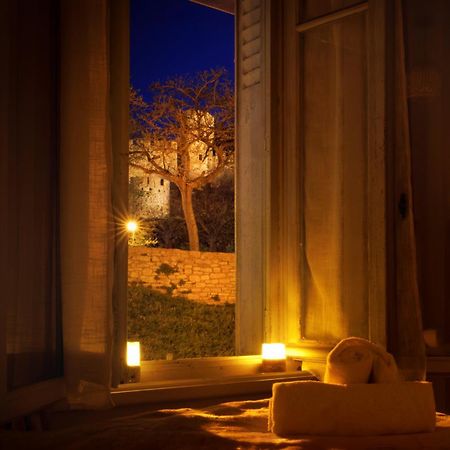 Le Pied A Terre De La Cite - Parking Au Pied De La Cite Apartment Carcassonne Room photo